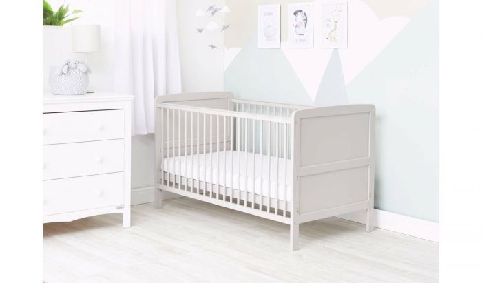 Baby elegance hot sale travis cot bed